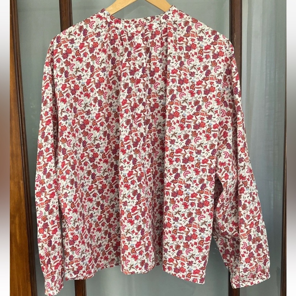 Universal Thread XL Red Floral 1/2 Button Shirt Long Sleeve Crew Neck Cotton